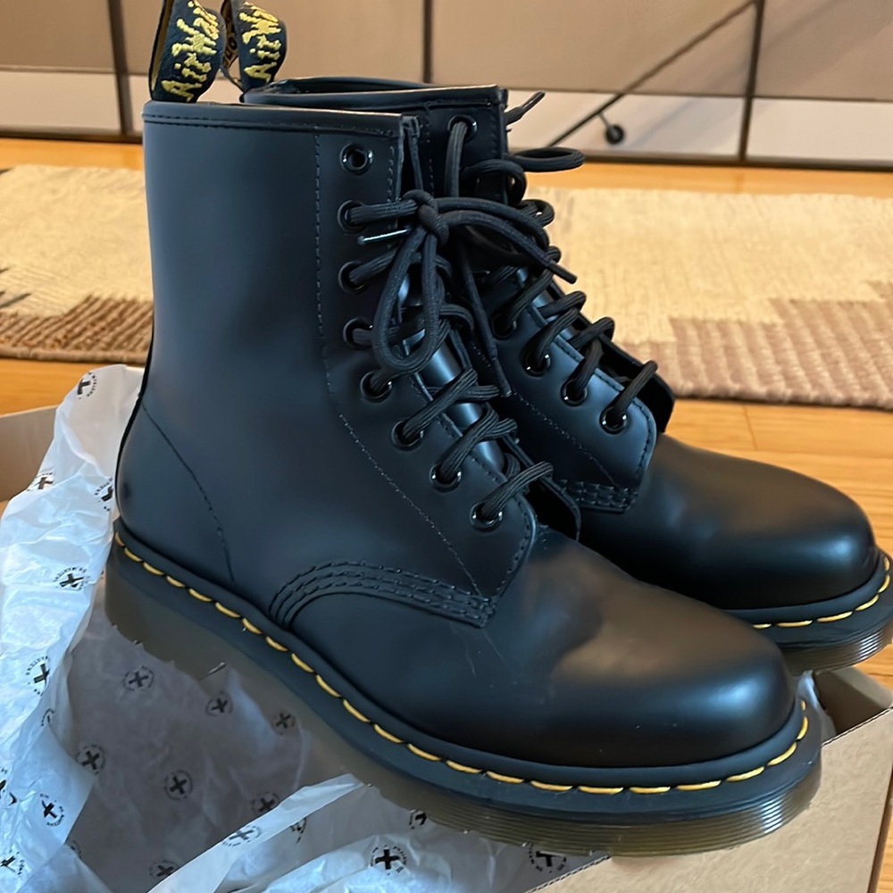 Dr Martens 1460 Smooth Leather. Size 5 US and 37 EU.